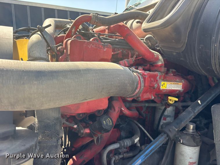 image for item ET0404 2015 International ProStar 122 semi truck