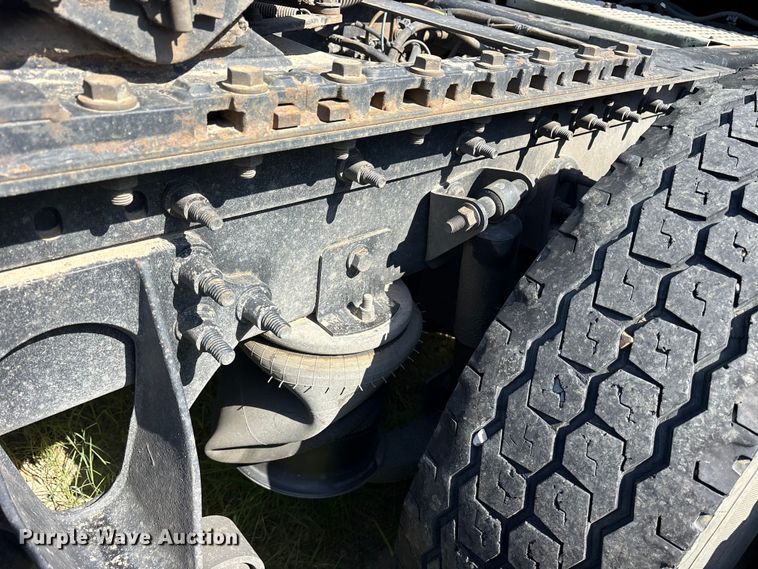 image for item ET0404 2015 International ProStar 122 semi truck
