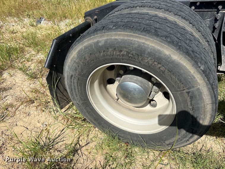 image for item ET0404 2015 International ProStar 122 semi truck