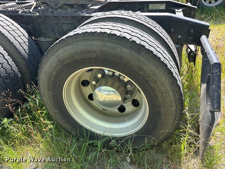 image for item ET0404 2015 International ProStar 122 semi truck