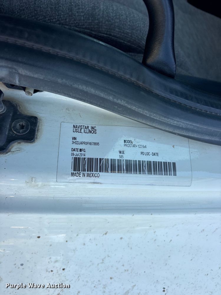 image for item ET0404 2015 International ProStar 122 semi truck