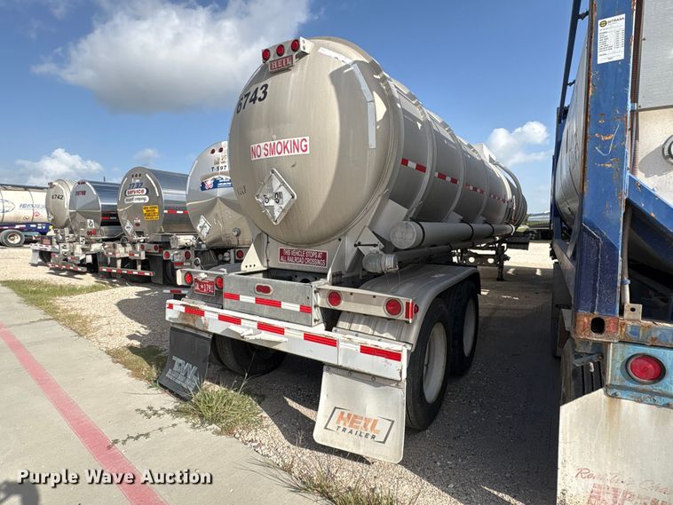 image for item EU0816 2013 Heil Trailer International fuel trailer