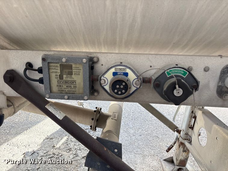 image for item EU0816 2013 Heil Trailer International fuel trailer