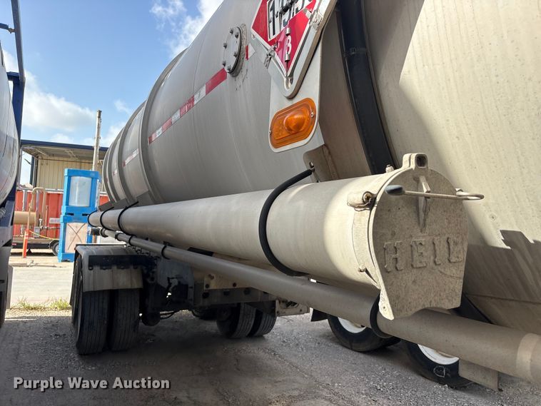 image for item EU0816 2013 Heil Trailer International fuel trailer