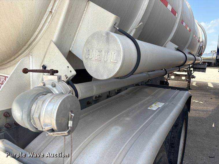 image for item EU0816 2013 Heil Trailer International fuel trailer