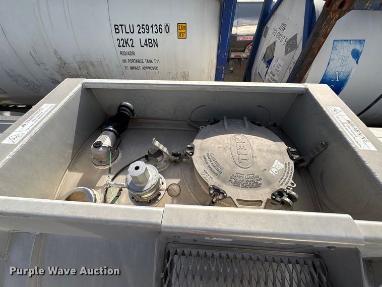 image for item EU0816 2013 Heil Trailer International fuel trailer