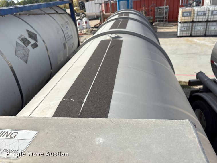 image for item EU0816 2013 Heil Trailer International fuel trailer
