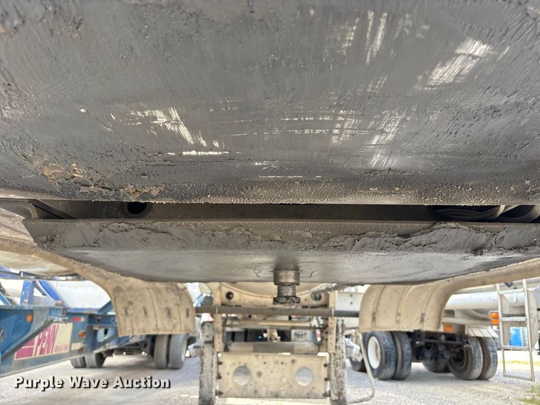 image for item EU0816 2013 Heil Trailer International fuel trailer