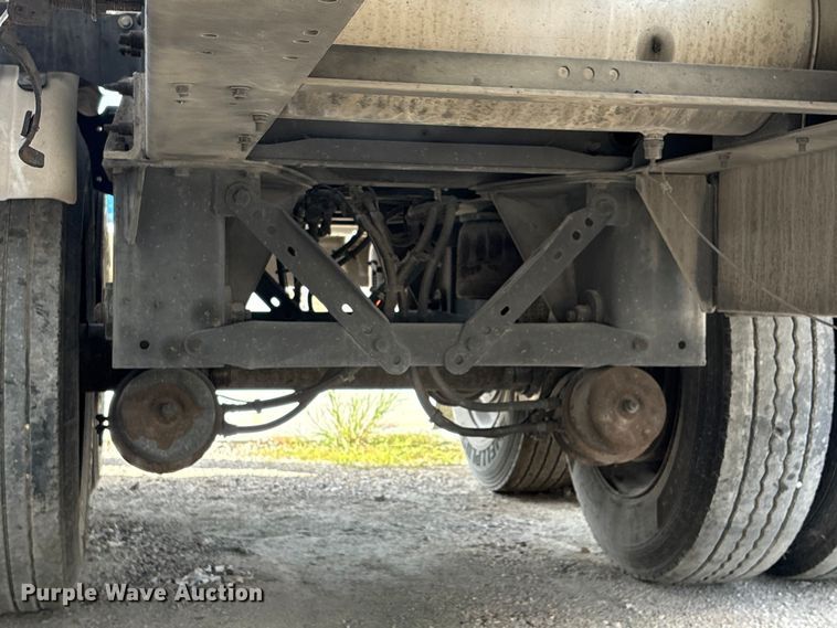 image for item EU0816 2013 Heil Trailer International fuel trailer