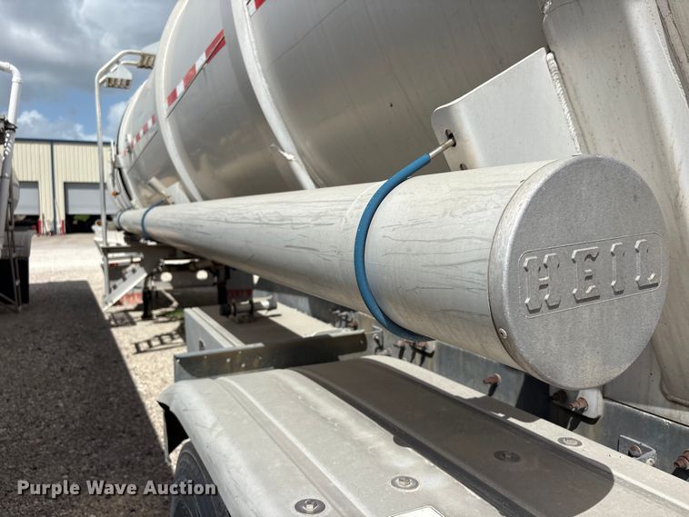 image for item EU0822 2013 Heil Trailer International fuel tank