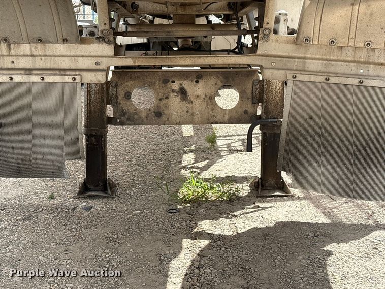 image for item EU0822 2013 Heil Trailer International fuel tank