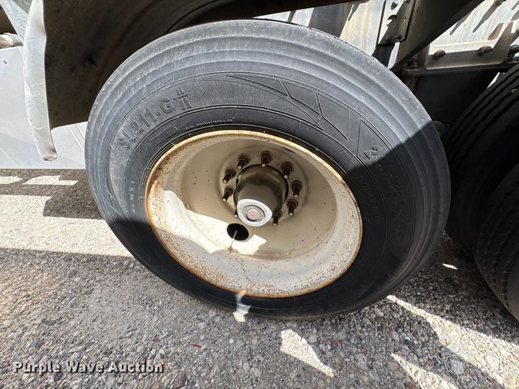 image for item EU0822 2013 Heil Trailer International fuel tank