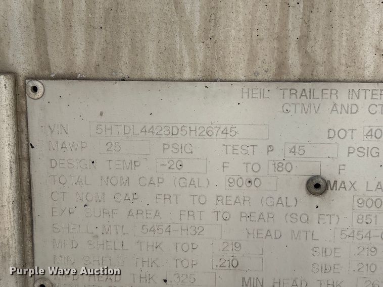 image for item EU0822 2013 Heil Trailer International fuel tank