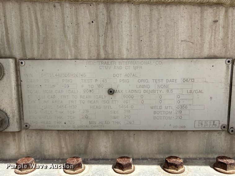 image for item EU0822 2013 Heil Trailer International fuel tank