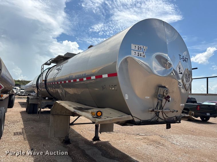 image for item EU0824 1998 Polar fuel trailer