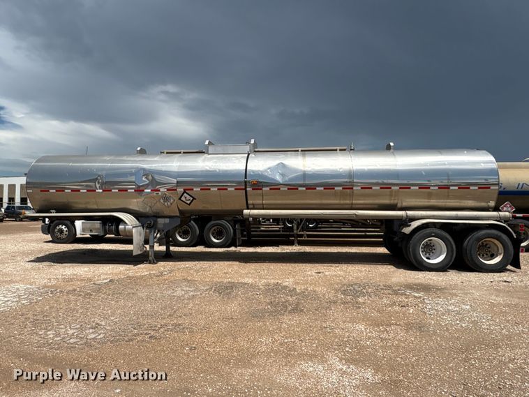 image for item EU0824 1998 Polar fuel trailer