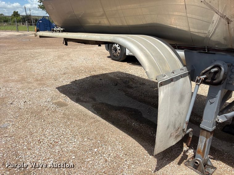 image for item EU0824 1998 Polar fuel trailer