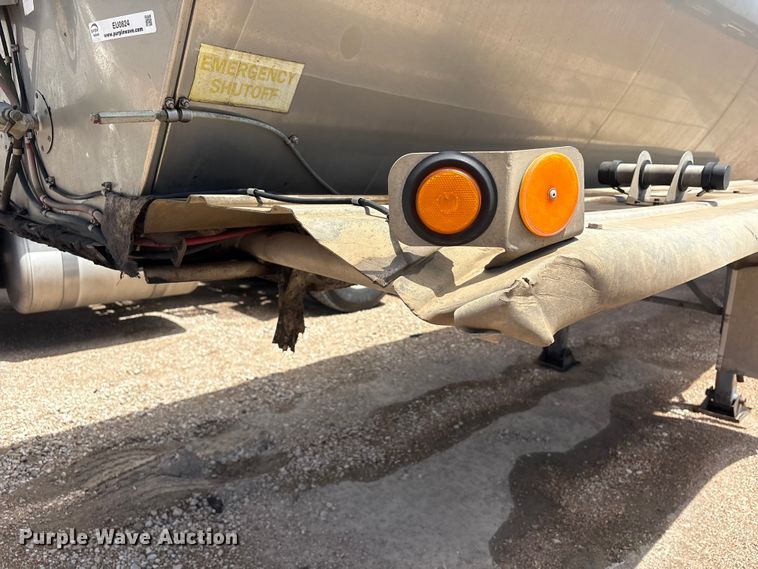 image for item EU0824 1998 Polar fuel trailer