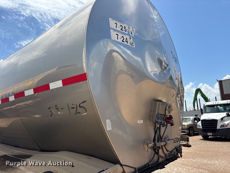 image for item EU0824 1998 Polar fuel trailer