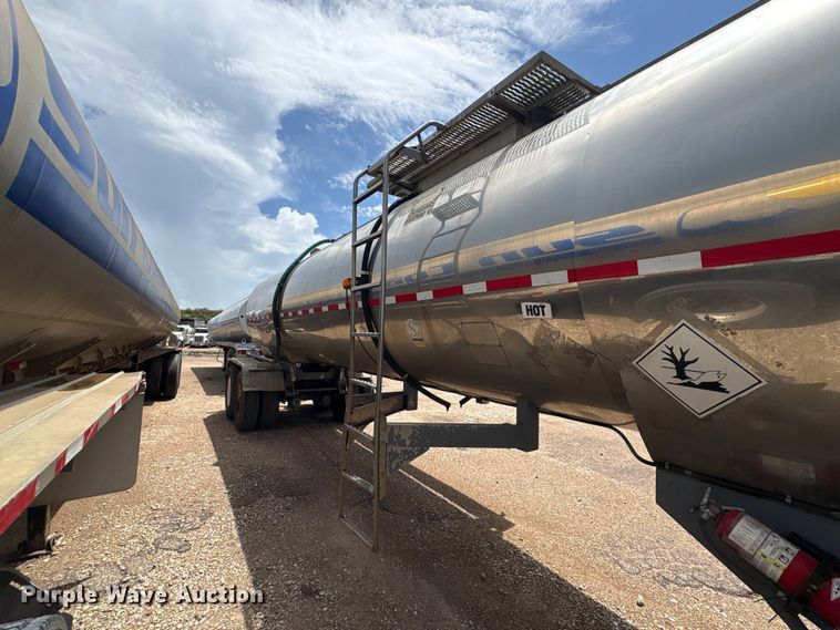 image for item EU0824 1998 Polar fuel trailer