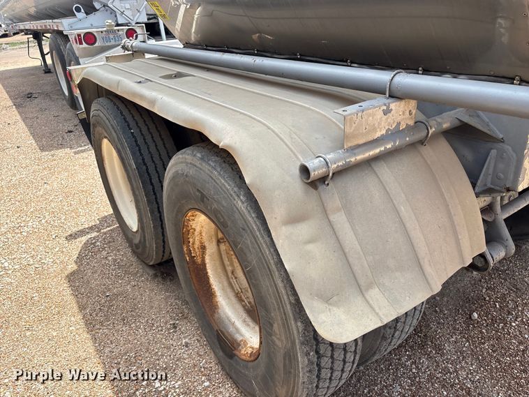image for item EU0824 1998 Polar fuel trailer