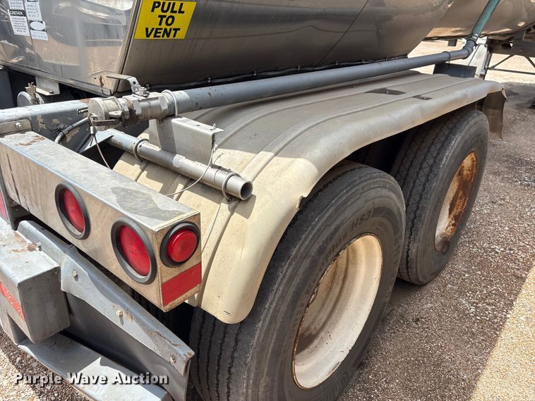 image for item EU0824 1998 Polar fuel trailer