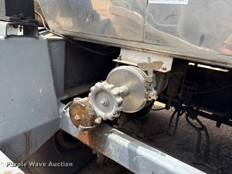 image for item EU0824 1998 Polar fuel trailer