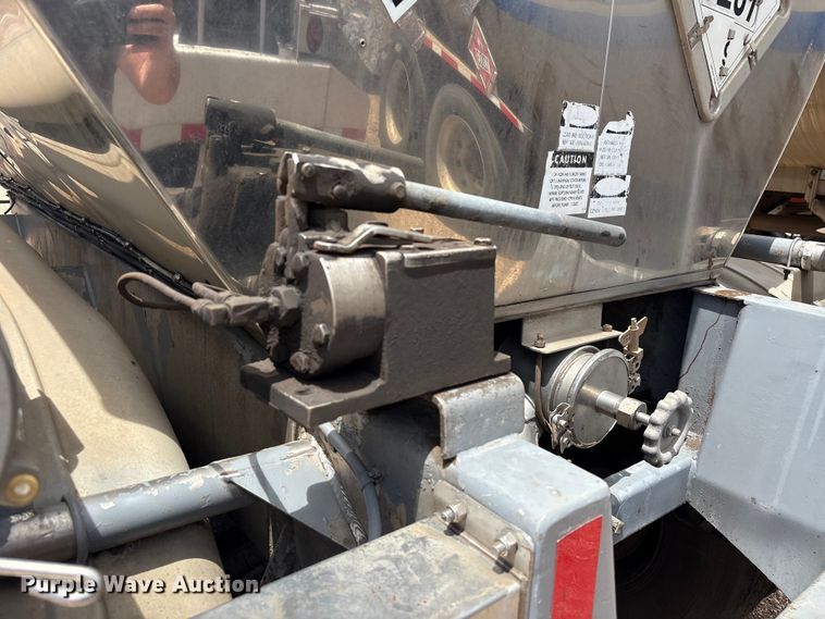 image for item EU0824 1998 Polar fuel trailer