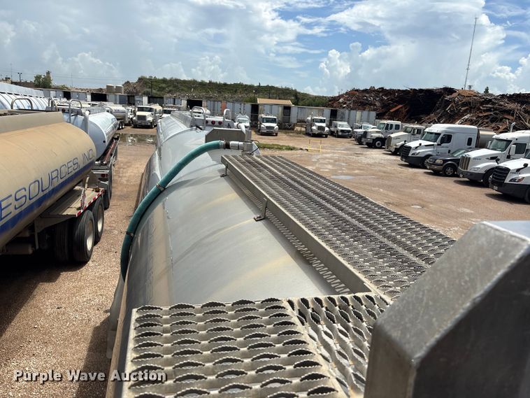 image for item EU0824 1998 Polar fuel trailer