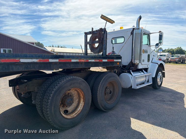 image for item EU0886 1991 Freightliner Long Conv. semi truck