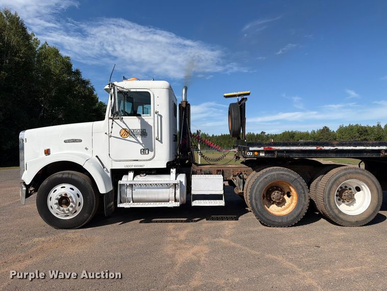 image for item EU0886 1991 Freightliner Long Conv. semi truck