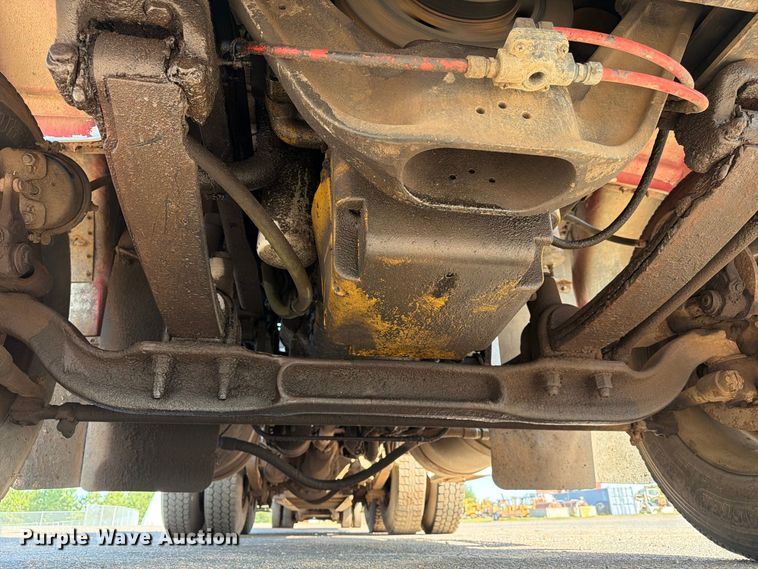 image for item EU0886 1991 Freightliner Long Conv. semi truck