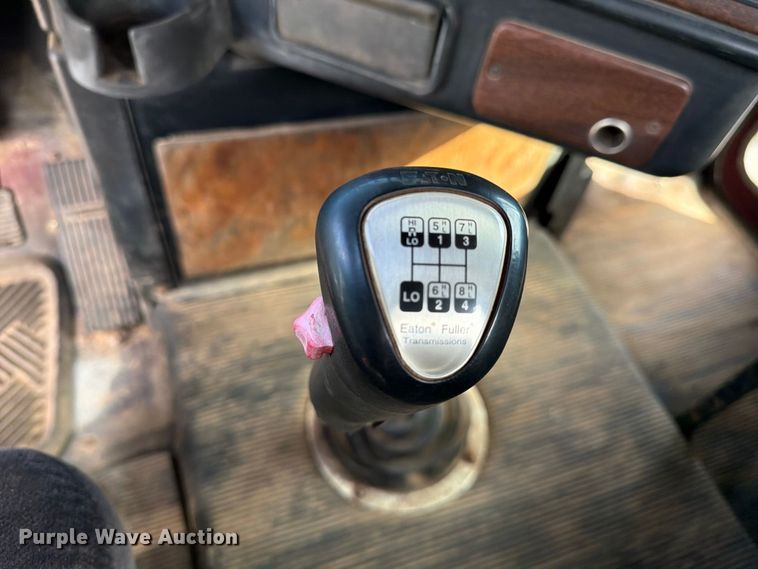 image for item EU0886 1991 Freightliner Long Conv. semi truck