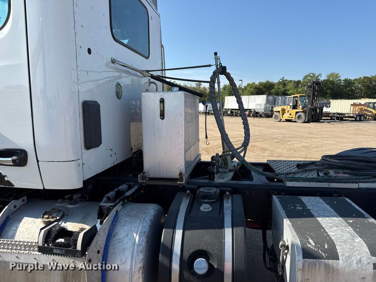 image for item EV6115 2016 Peterbilt 567 