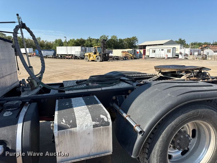 image for item EV6115 2016 Peterbilt 567 