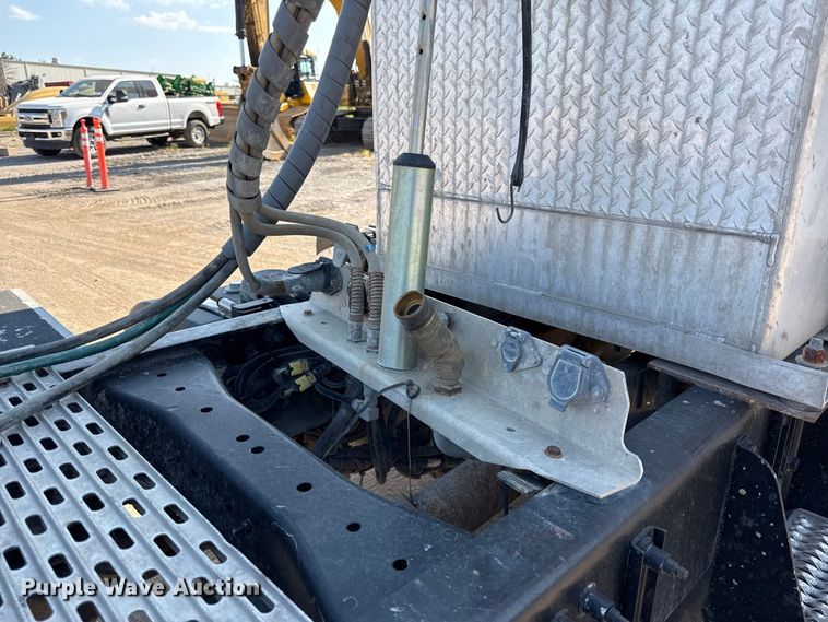 image for item EV6115 2016 Peterbilt 567 