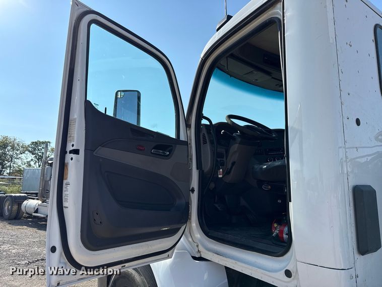 image for item EV6115 2016 Peterbilt 567 