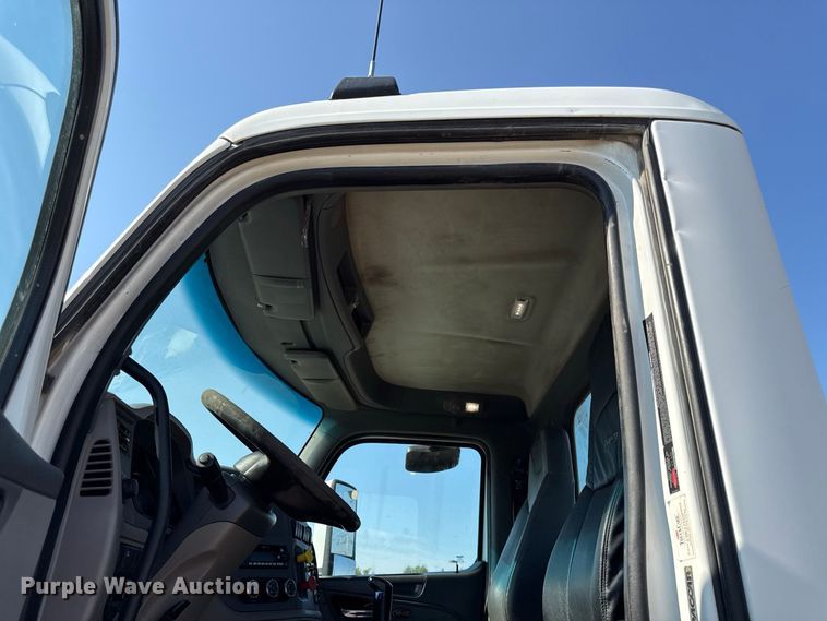 image for item EV6115 2016 Peterbilt 567 