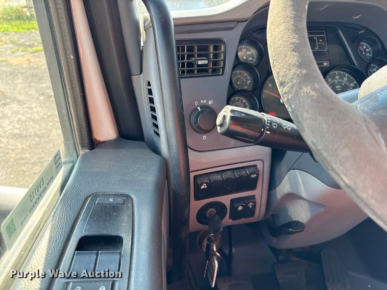 image for item EV6115 2016 Peterbilt 567 