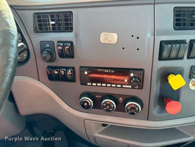 image for item EV6115 2016 Peterbilt 567 