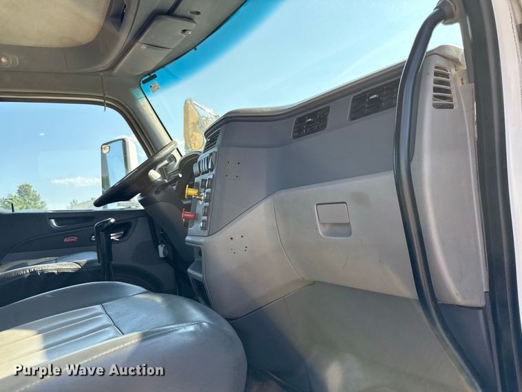 image for item EV6115 2016 Peterbilt 567 