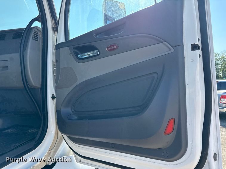 image for item EV6115 2016 Peterbilt 567 