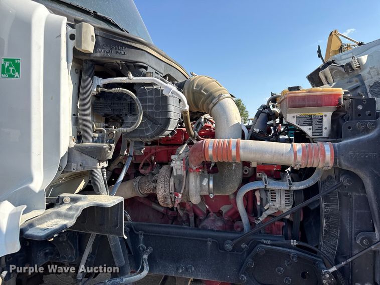 image for item EV6115 2016 Peterbilt 567 