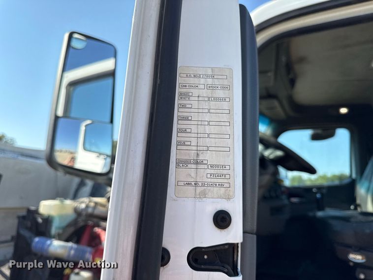 image for item EV6115 2016 Peterbilt 567 