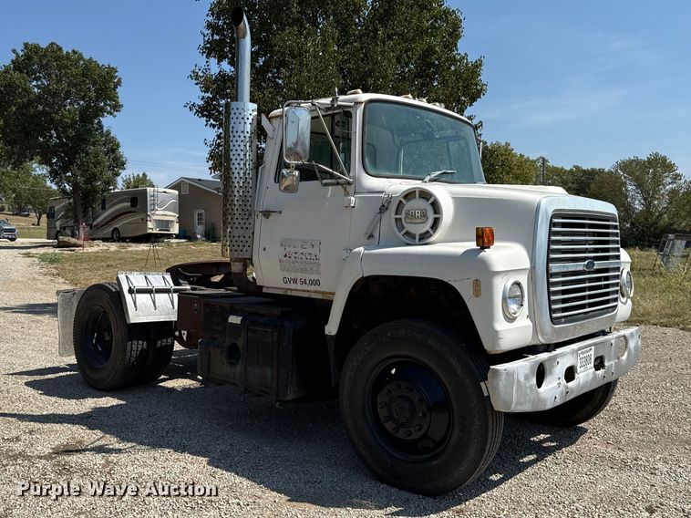 image for item EV6151 1982 Ford LN9000 semi truck