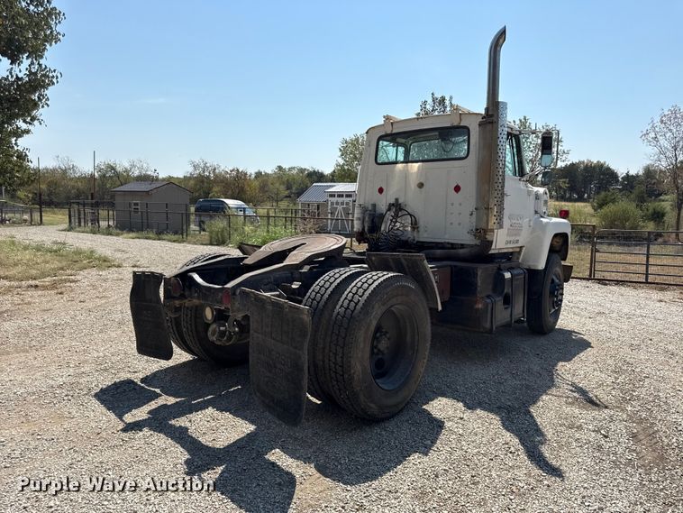 image for item EV6151 1982 Ford LN9000 semi truck