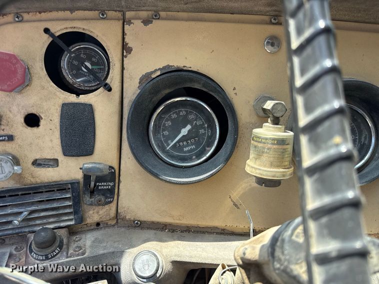 image for item EV6151 1982 Ford LN9000 semi truck