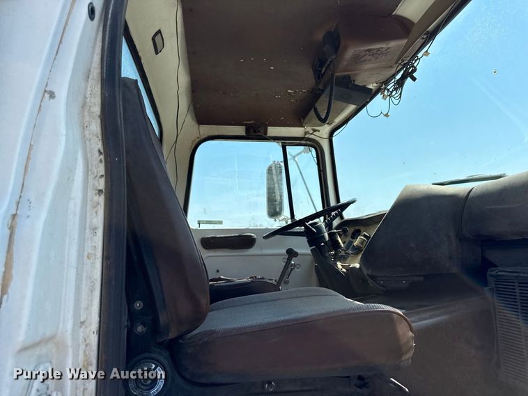 image for item EV6151 1982 Ford LN9000 semi truck