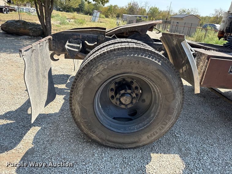 image for item EV6151 1982 Ford LN9000 semi truck