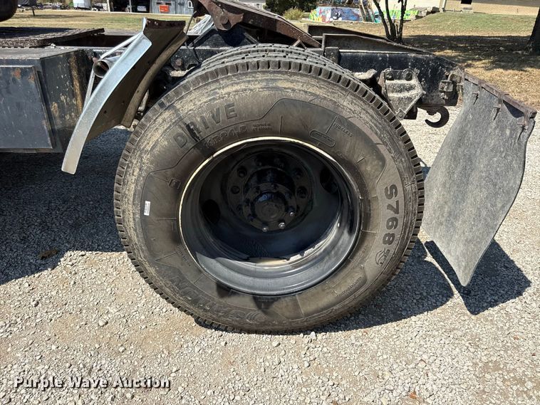 image for item EV6151 1982 Ford LN9000 semi truck